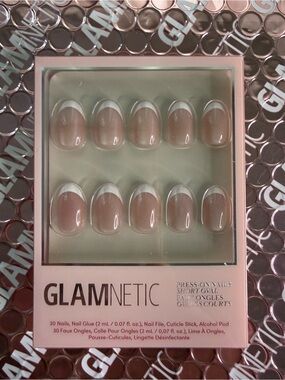 GLAMnetic Short Oval Press-On Nails in Nude French Tip